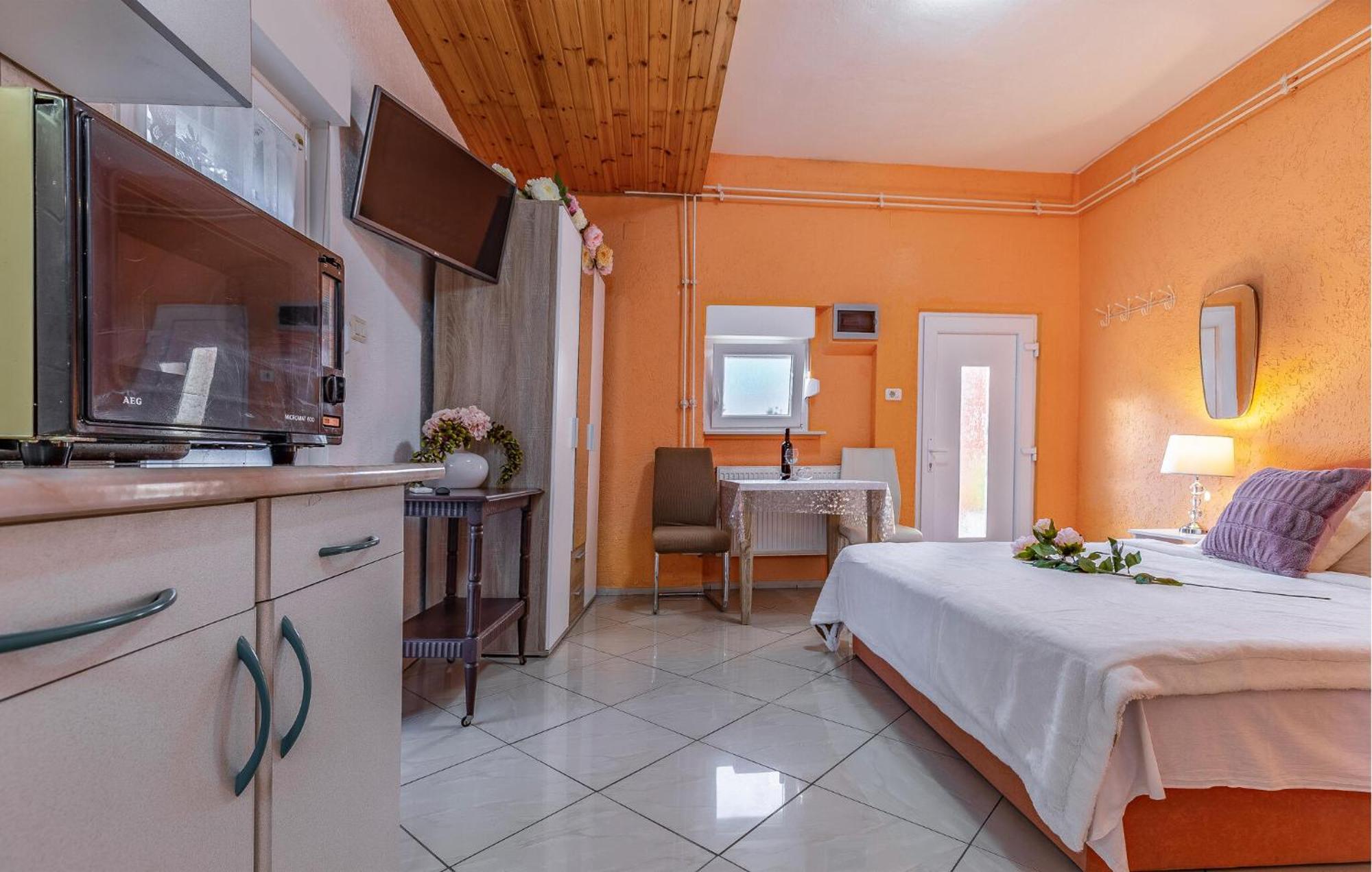 Pet Friendly Apartment In Medulin With Wifi Exterior photo